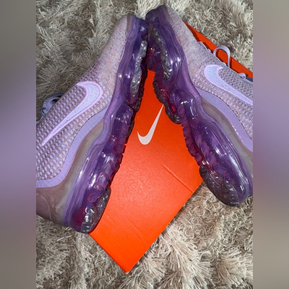Nike Women's Air VaporMax‎ Purple Athletic Shoes in original box size 8 - Picture 5 of 12